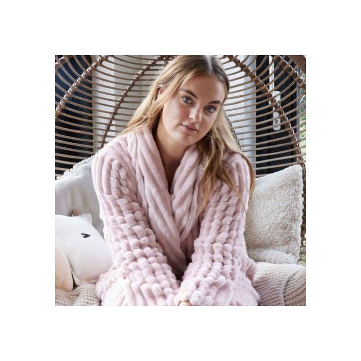Doppelt weich: hellrosa Bademäntel