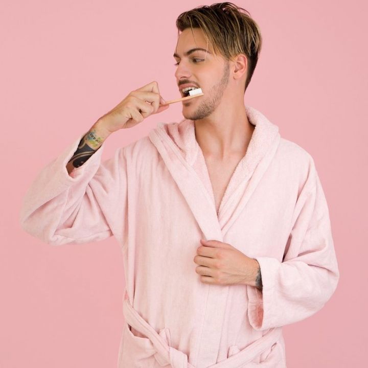 Kann ein Mann einen Damenbademantel tragen?