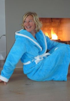 Aquablauer Damenbademantel mit Kapuze