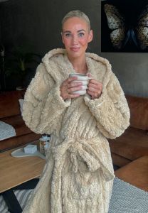 Damen-Bademantel mit Kapuze Sand - Fleece - Kabelstruktur - Charlie Choe
